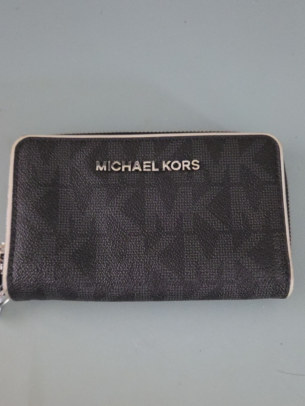 MICHAEL KORS BLACK PEBBLE LEATHER ZIP AROUND WALLET